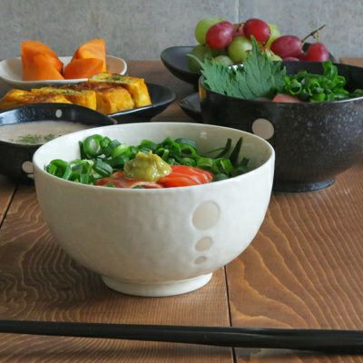 小腹がすいたときにちょうど良い!大人気のドットモノトーンシリーズの