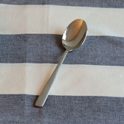 無駄のないシンプルなカトラリー！人気の「燦」シリーズのテーブルスプーン