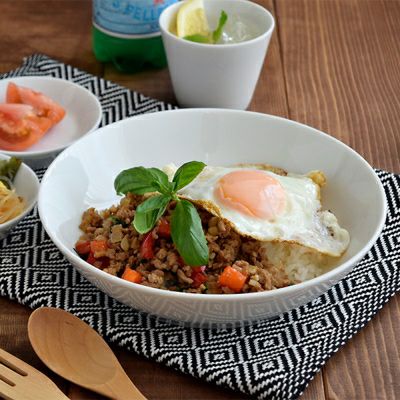 送料無料】新生活に！丼ぶりからカレー皿まで入った白いカフェ食器セット♪