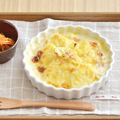 タルトやパイ、グラタンに。焼き上がりをそのままテーブルに出せるパイ