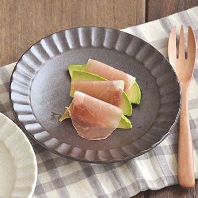 しのぎ 5寸皿 （黒鉄砂） （アウトレット込み）