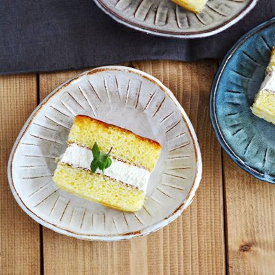 和風の手造り三角皿 しのぎ