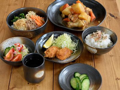 送料無料】備前焼のような作風で作られた和食器「黒備前」が揃ったセット