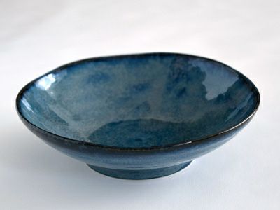微妙なカラーが魅力的なボウル