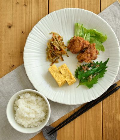 コーディネートを楽しむ大人の3カラー。ワンプレート皿やパスタ皿