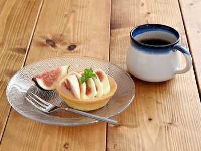 おしゃれなガラス製プレートは、前菜皿、取り皿、カットケーキなどの