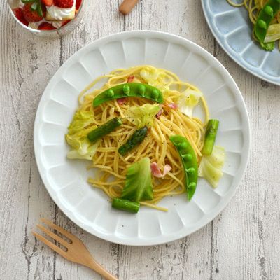 大人気のしのぎお花のシリーズ。23cmの大皿は、ワンプレートやパスタ皿