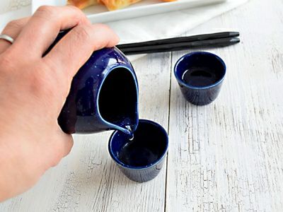 星空のように美しいぐい呑。和食器、洋食器どちらにも合う人気のお猪口
