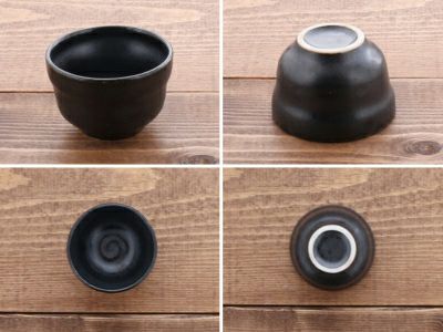 モダンな黒いぐい呑。高級感あるお猪口（おちょこ）で晩酌を楽しめる