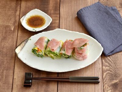 高級感ある金彩おりべシリーズの長皿。サンマも一尾乗るのでさんま皿に