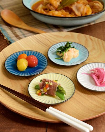 黒土の小皿4色の食器セット。豆皿サイズで、醤油皿に使えます