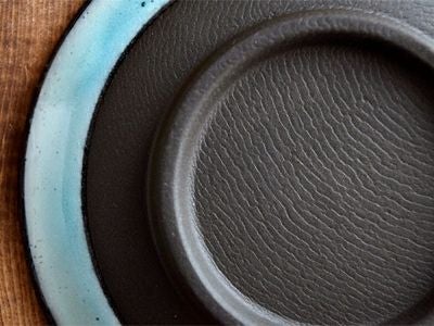 黒土の小皿4色の食器セット。豆皿サイズで、醤油皿に使えます