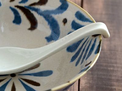 和食器・洋食器・中華と問わず使えるおしゃれなレンゲスプーン。器に