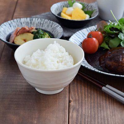 表情のある渦模様がポイント。シンプルで使いやすい和食器シリーズ。