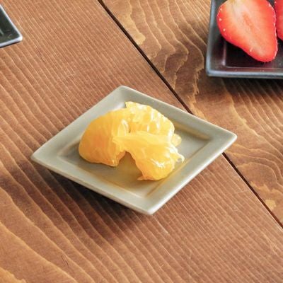 インスタ映えするおしゃれなニュアンスカラー。おうちCafe風の角皿