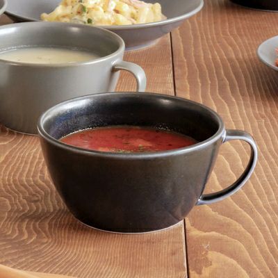 モダンな食卓づくりにぴったりの軽量食器、大人に似合うボヤージュ