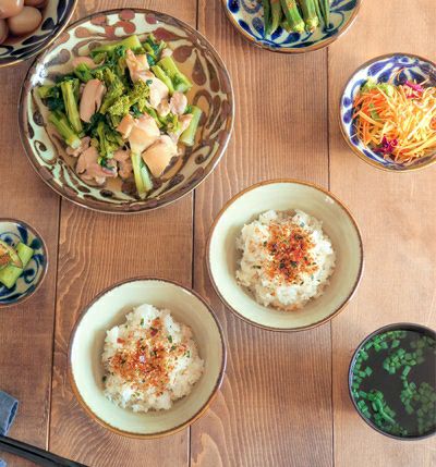 茶碗2点、深皿１点セット　沖縄風 料理が引き立つ和カフェ風デザイン、沖縄食器風の唐草模様がおしゃれな