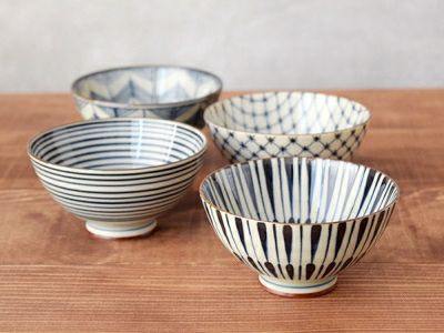 和柄がモダンでおしゃれなお茶碗。古染の雰囲気が魅力的な人気のご飯