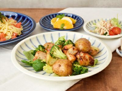 和食器で人気の十草模様が華やかな大皿。ディナープレートやワン