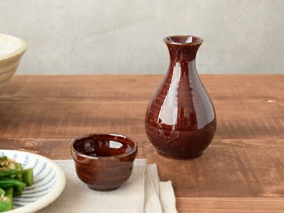 おしゃれな人気の徳利。選べる3カラー展開の和食器です。こちらは定番