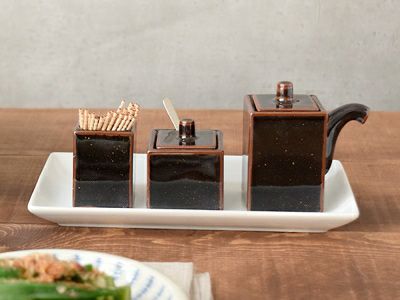 おしゃれな角型天目のからし入れ。人気の和食器です。各種調味料入れに