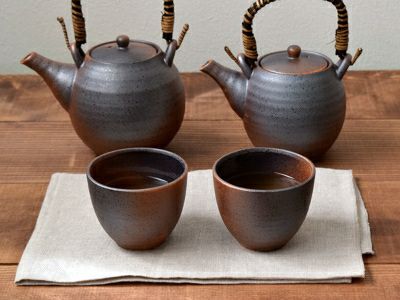 箕面焼　松田箕山　一服茶碗　煎茶器 お茶の繊細さを楽しむ、趣ある雰囲気の煎茶茶碗。