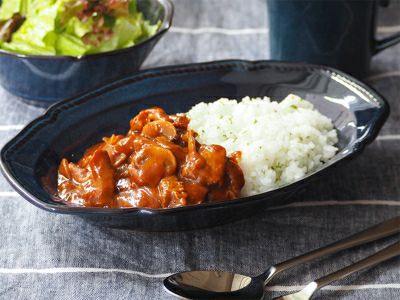 上品な欧風の雰囲気のアンティーク風楕円皿。