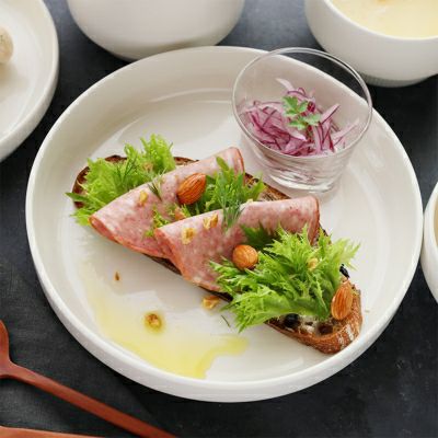 料理も収納もきれいに見せてくれる器。