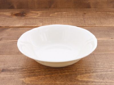 何にもでも使える、シンプルで上品なサラダボウル
