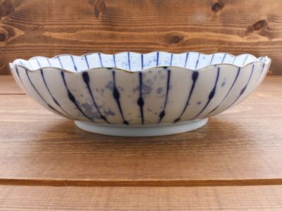 ほどよい深さが使いやすい和食器。