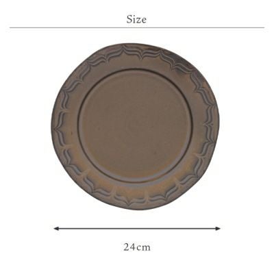 いつもの料理をより上品で華やかにみせてくれる大皿。