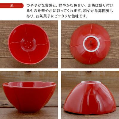 お花のかたちのかわいいボウル