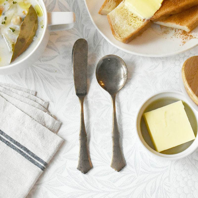 シリーズで揃えたくなる、アンティーク風カトラリー。