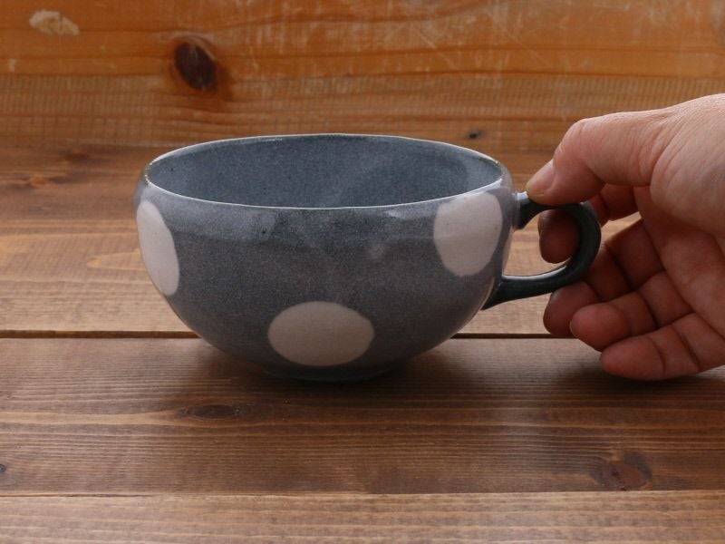 おうちでカフェ気分を味わう、温もりのある和食器。