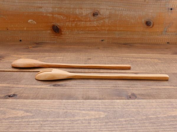 サラダの取り分け等に、ナチュラルな木製カトラリーセット。