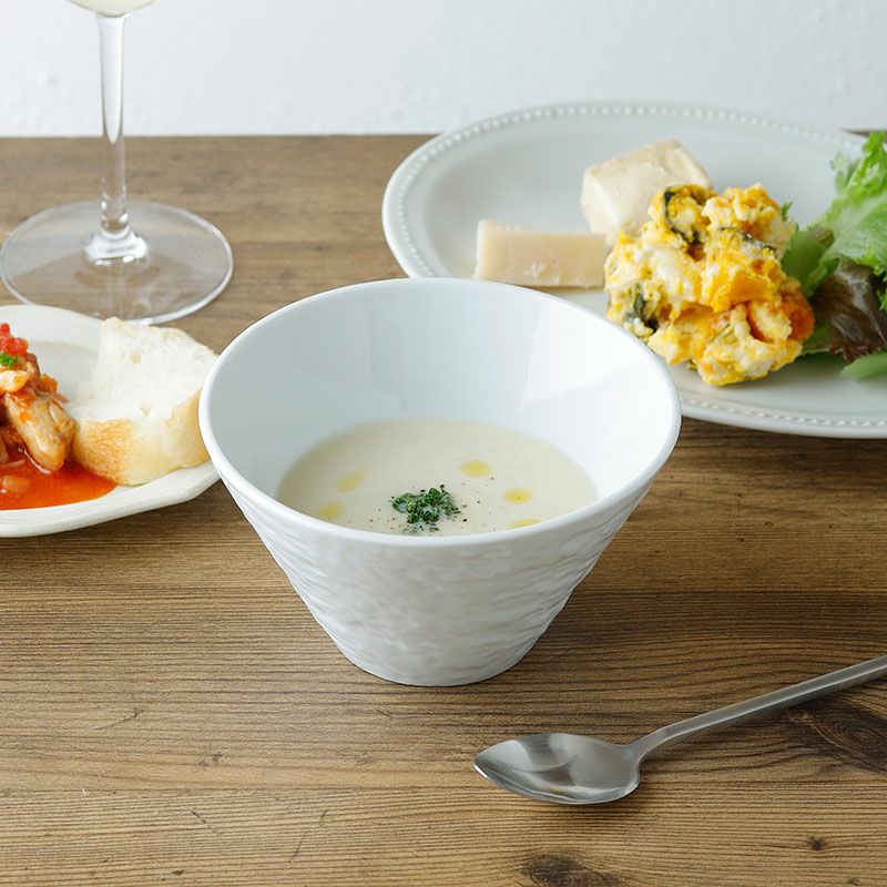 二人暮らしにおすすめのスタイリッシュな食器セット