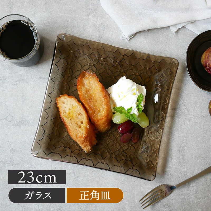 シンプルで使いやすい、かわいいガラスのコンポート