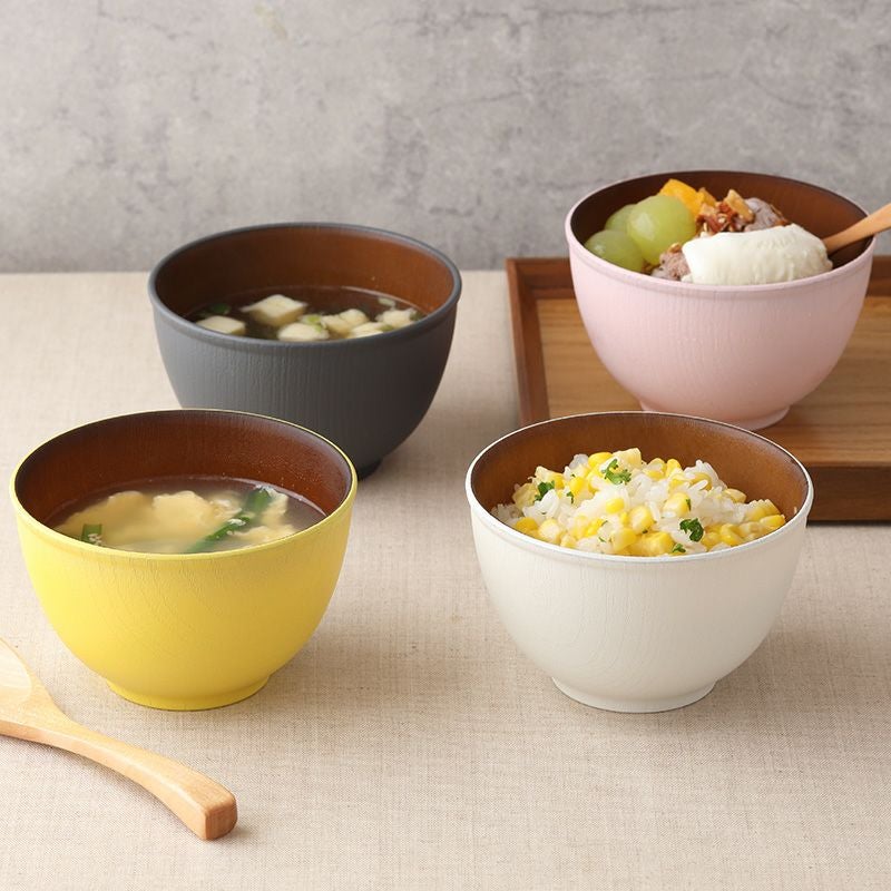 食卓が華やぐ、カラフルなスープボウル。