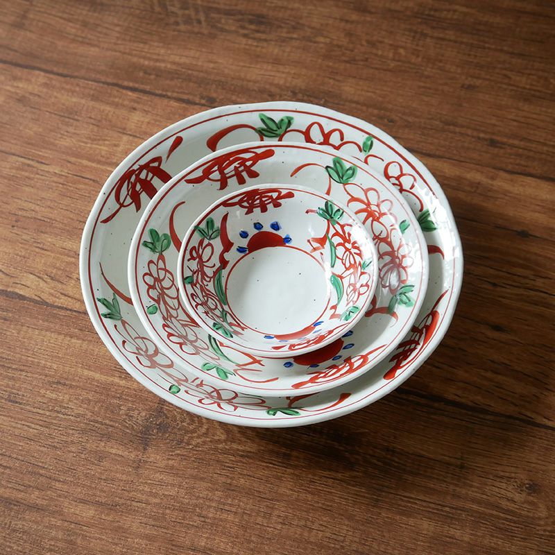 あたたかみのある手描きの器