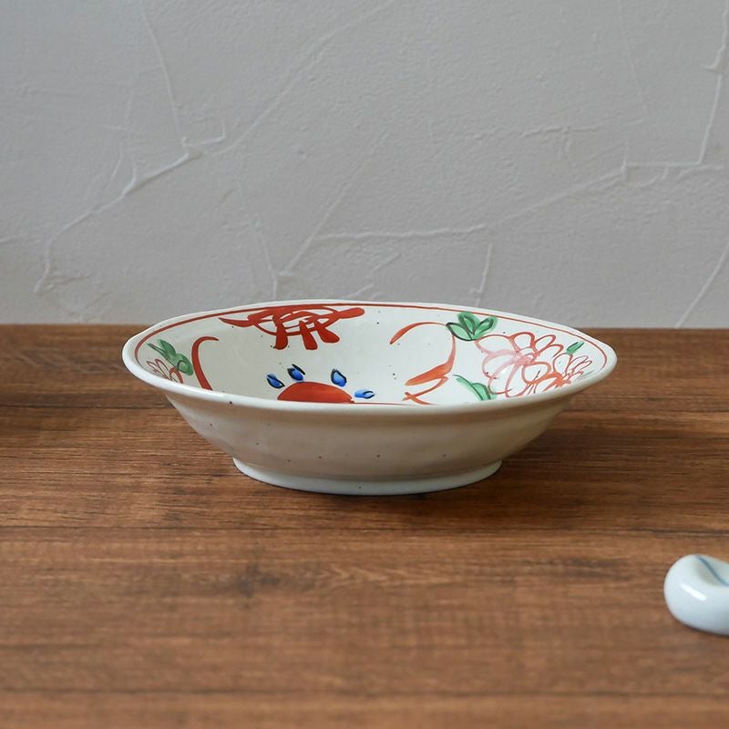 あたたかみのある手描きの器