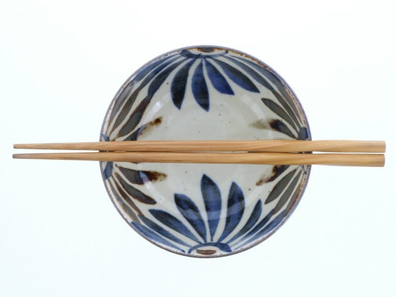 趣のある絵柄の和食器。