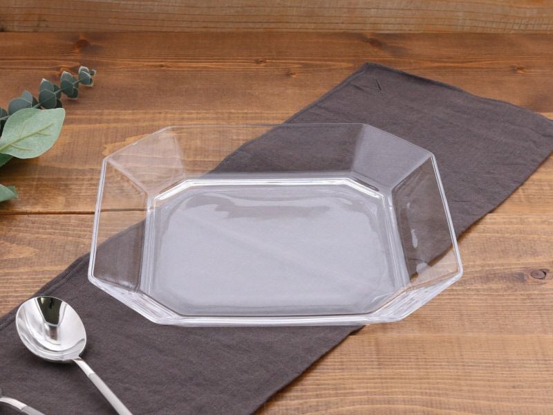 メインディッシュや副菜の盛り合わせにぴったりの角皿