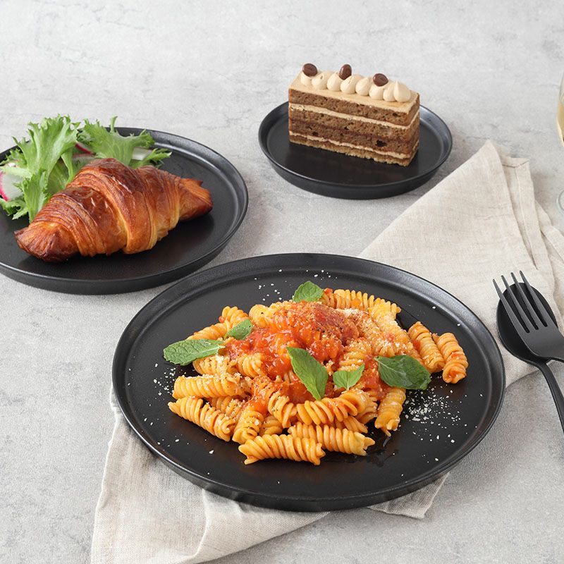 シンプルで洗練されたカフェ風食器