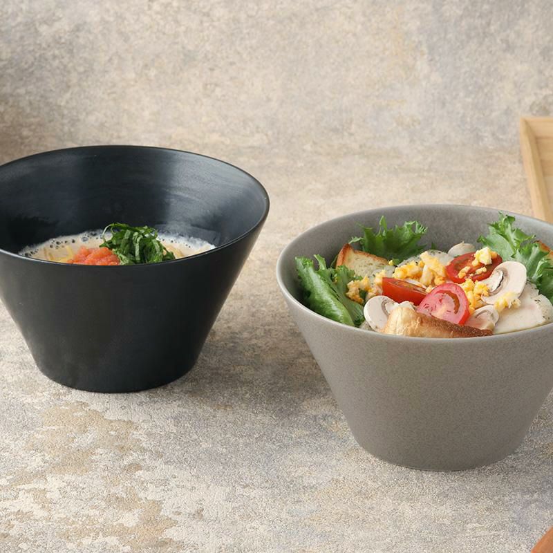 シンプルで洗練されたカフェ風食器