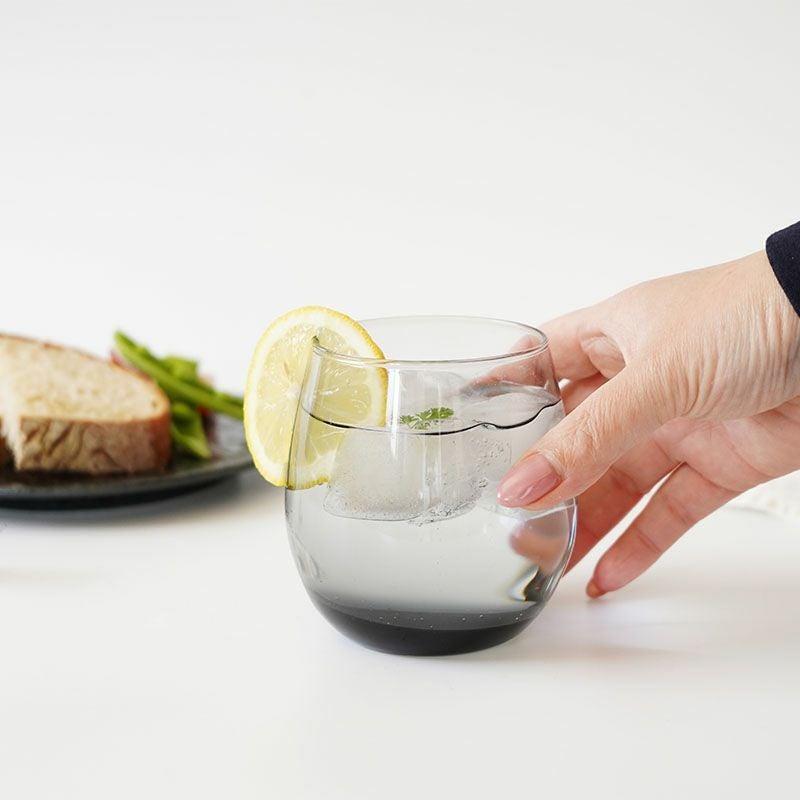 グレーカラーがおしゃれな空間を演出します。