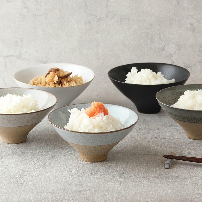 モダンなフォルムで窯変の味わいを楽しむお茶碗