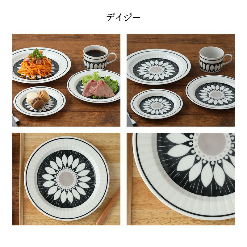 シックで華やかな花柄のケーキプレート。