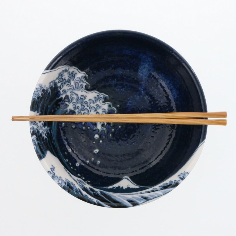 名画がダイナミックな印象を与えるラーメン鉢