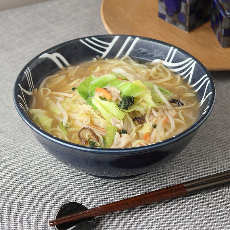 光琳波がダイナミックな印象を与えるラーメン鉢