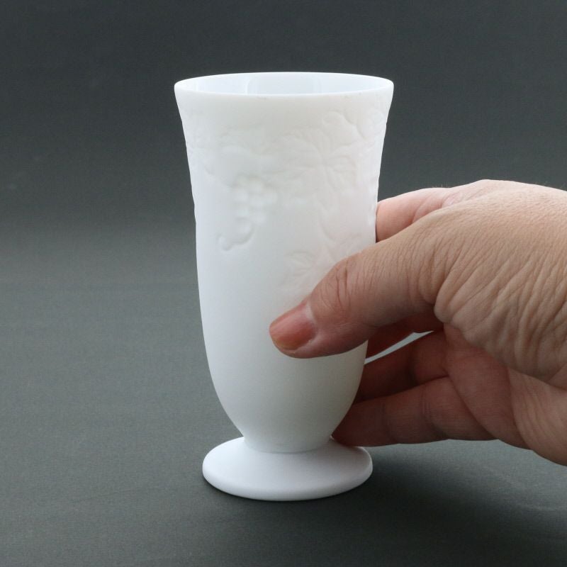 足付き食器 いつものテーブルにアンティークな雰囲気をプラスしてくれる脚付きの器